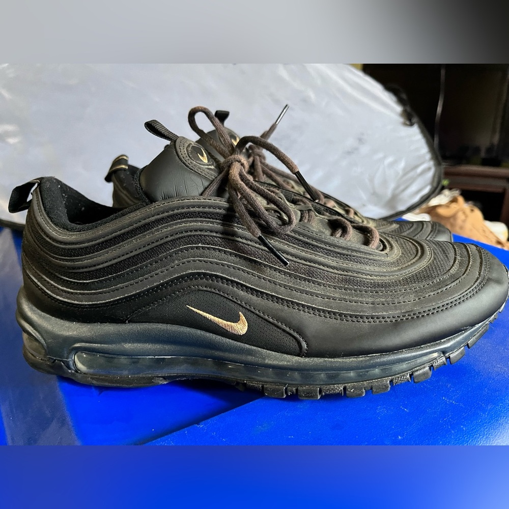 Men’s size 11 Nike sneakers